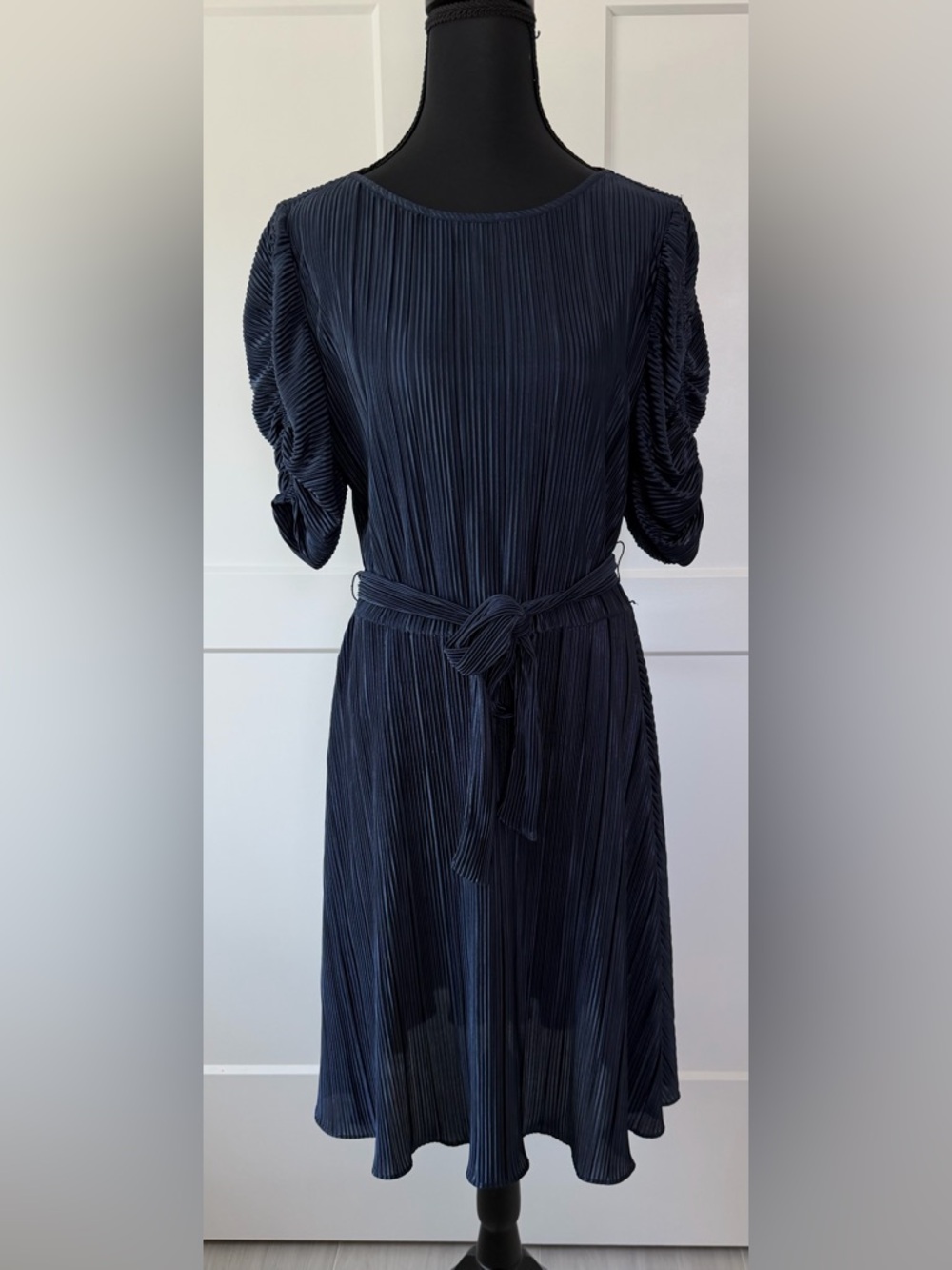EUC DKNY Midnight Blue‎ Pleated Bubble Sleeve Dress, Size 8
